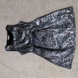 Ya Los Angeles Metallic Silver and Black dress with pockets!
